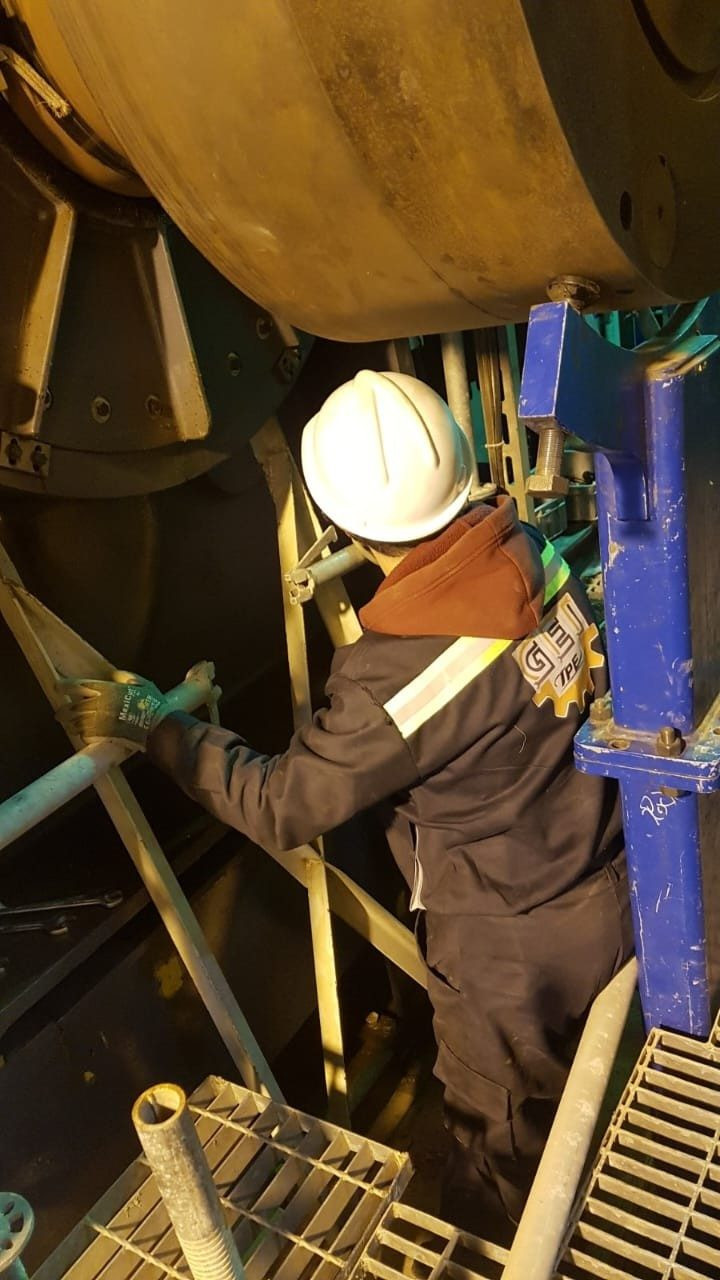 Mise en place d'un équipement par pont roulant