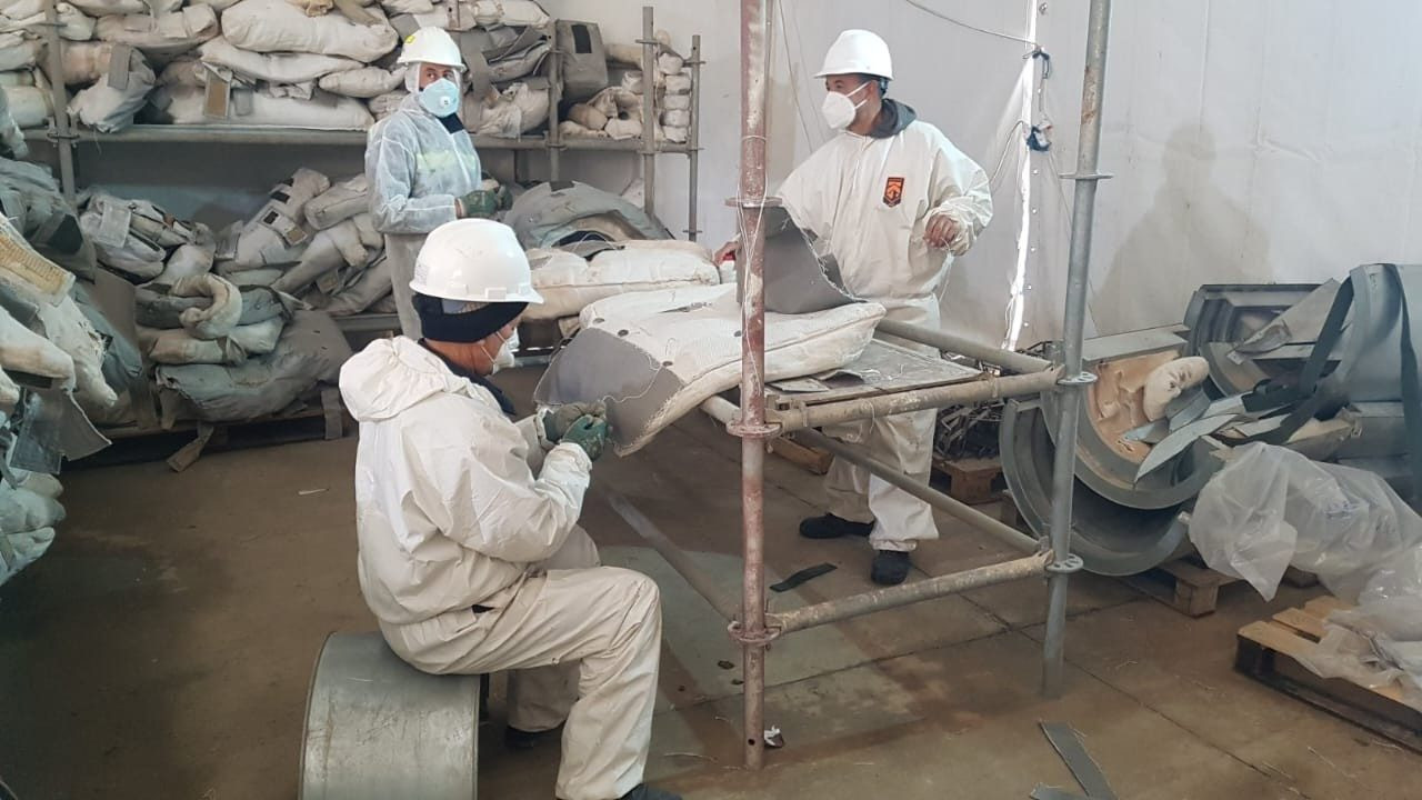 Opération de maintenance en atelier propre